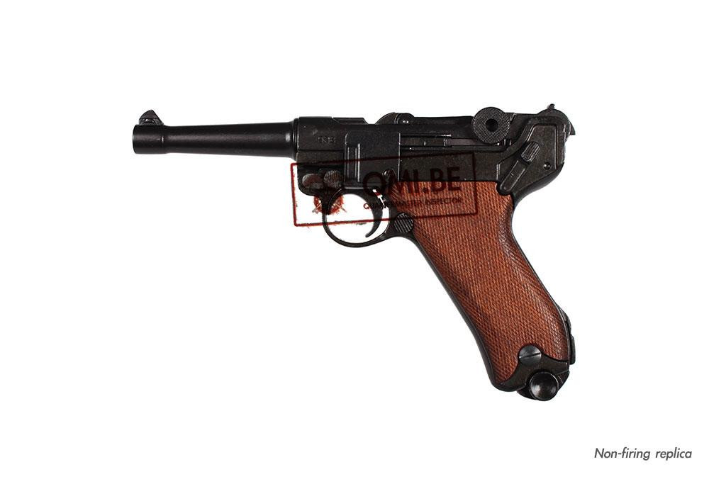 Luger P08, wood grip (Non-firing replica)
