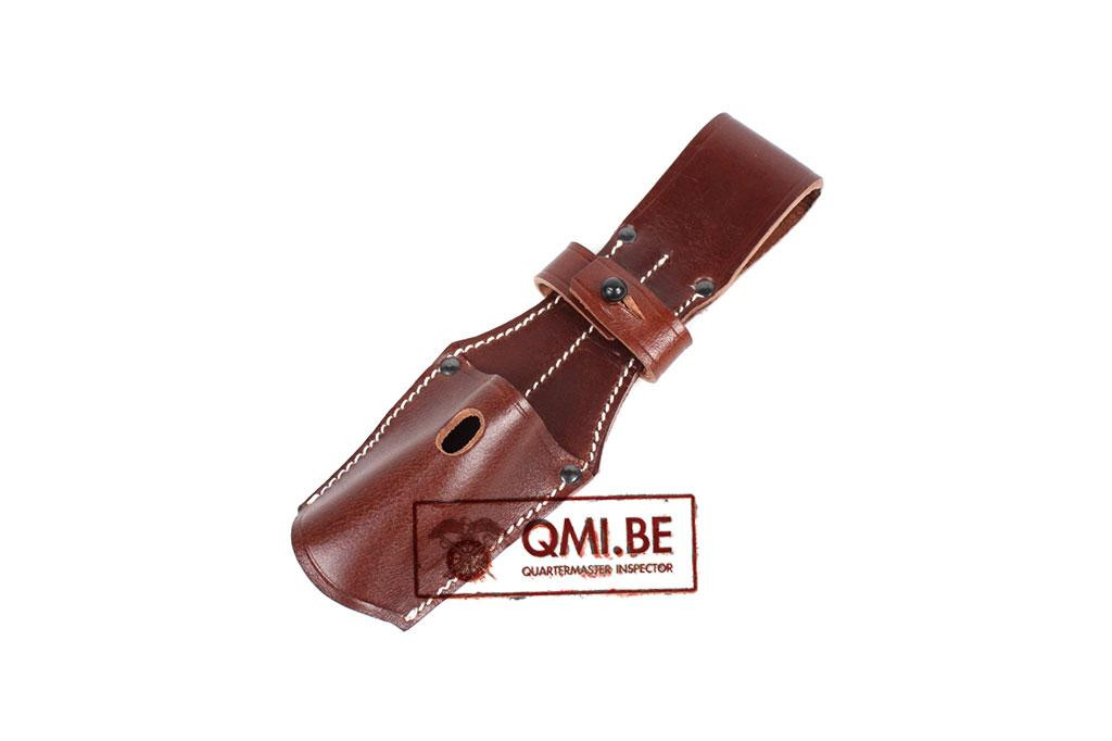 Bayonet Frog with strap (brown)