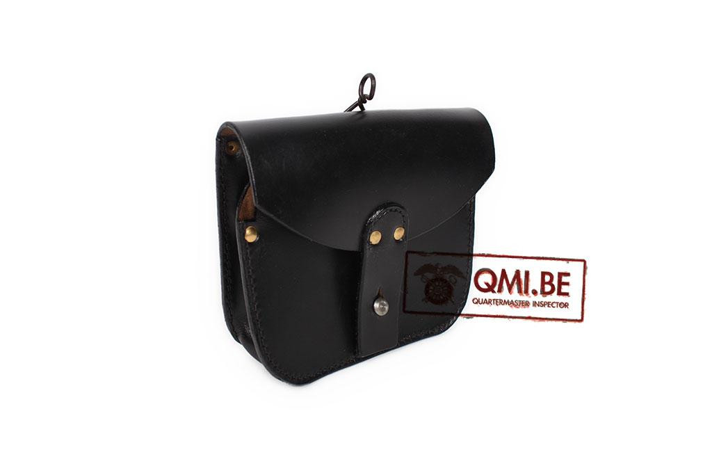 Leather ammo pouch (French army)