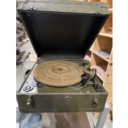 Original U.S. WWII U.S. Army Phonograph Player (working condition)