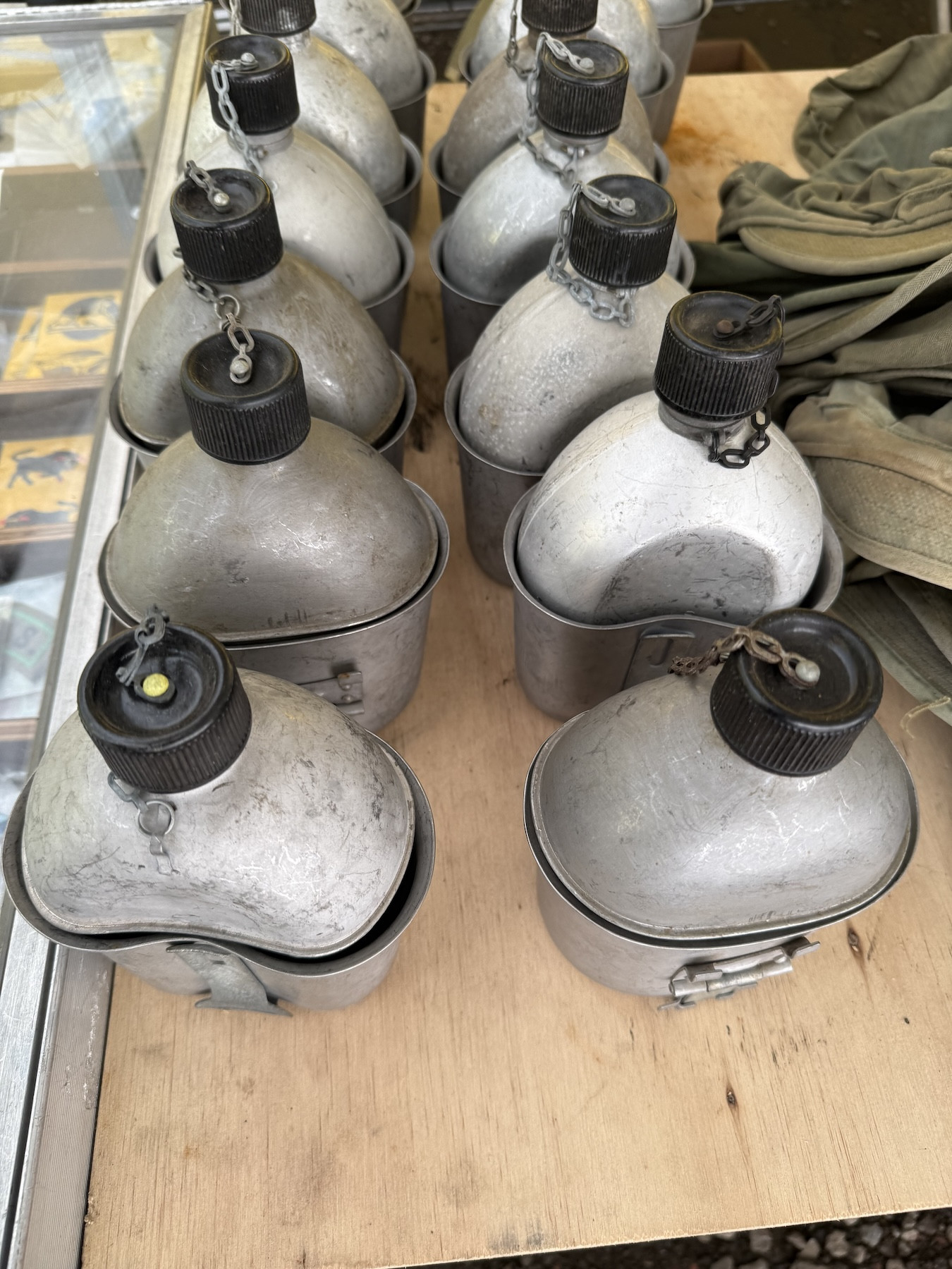 Original US WW2, Water bottle / Canteen 1945 with Cup